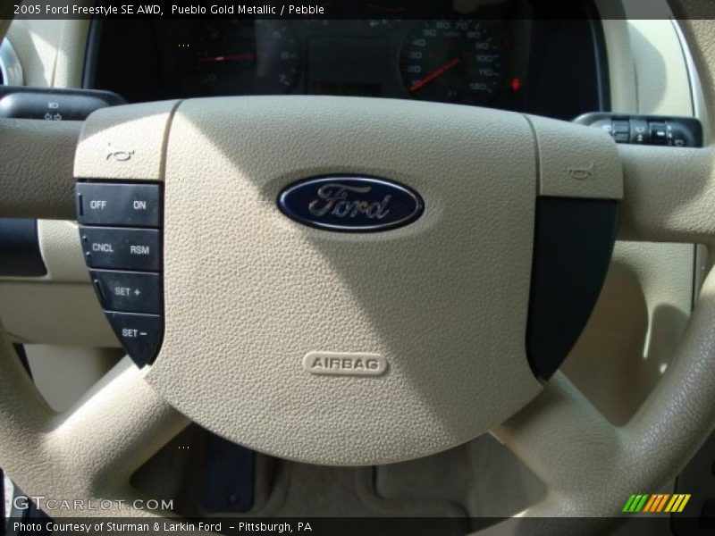 Pueblo Gold Metallic / Pebble 2005 Ford Freestyle SE AWD