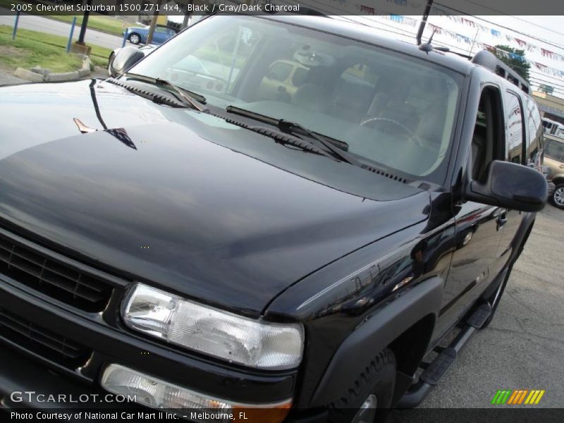 Black / Gray/Dark Charcoal 2005 Chevrolet Suburban 1500 Z71 4x4