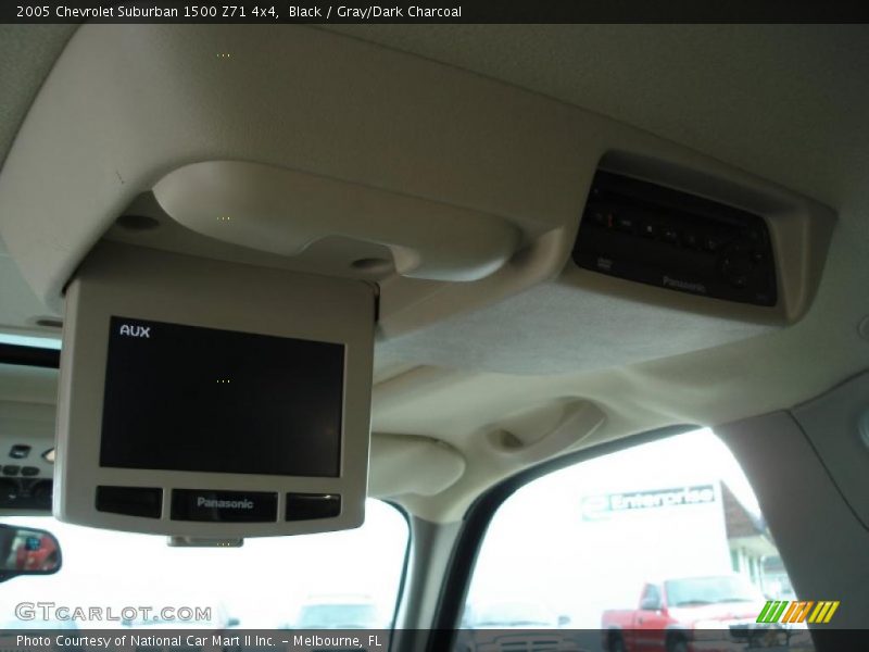 Black / Gray/Dark Charcoal 2005 Chevrolet Suburban 1500 Z71 4x4