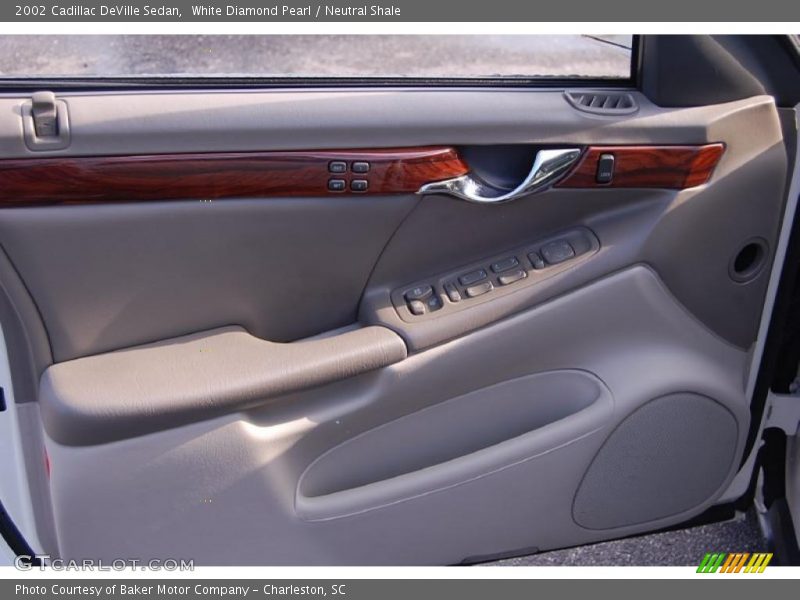 White Diamond Pearl / Neutral Shale 2002 Cadillac DeVille Sedan