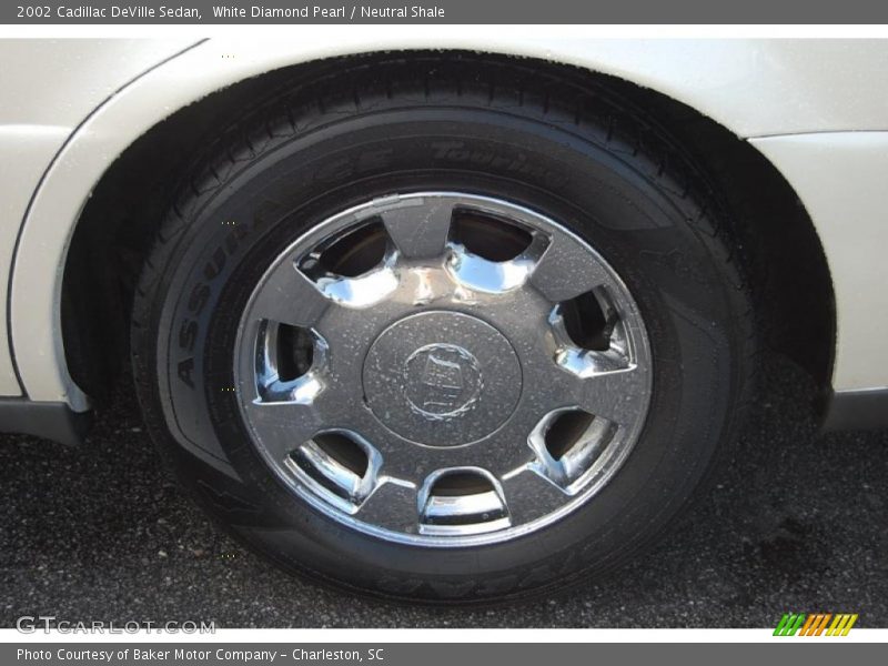 White Diamond Pearl / Neutral Shale 2002 Cadillac DeVille Sedan