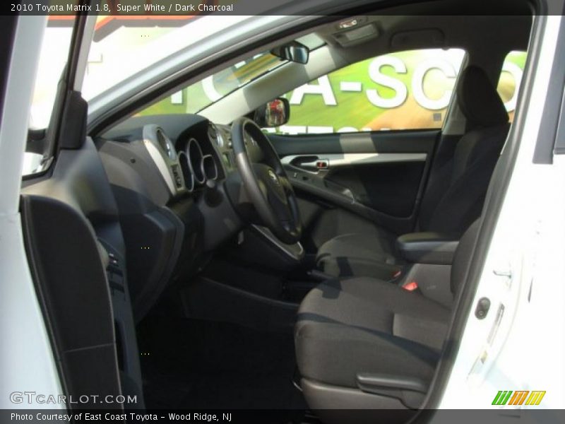Super White / Dark Charcoal 2010 Toyota Matrix 1.8