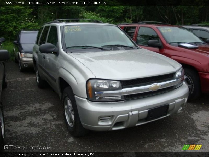 Silverstone Metallic / Light Gray 2005 Chevrolet TrailBlazer LS 4x4