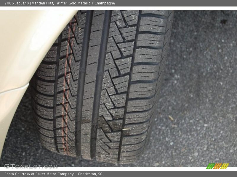 Winter Gold Metallic / Champagne 2006 Jaguar XJ Vanden Plas