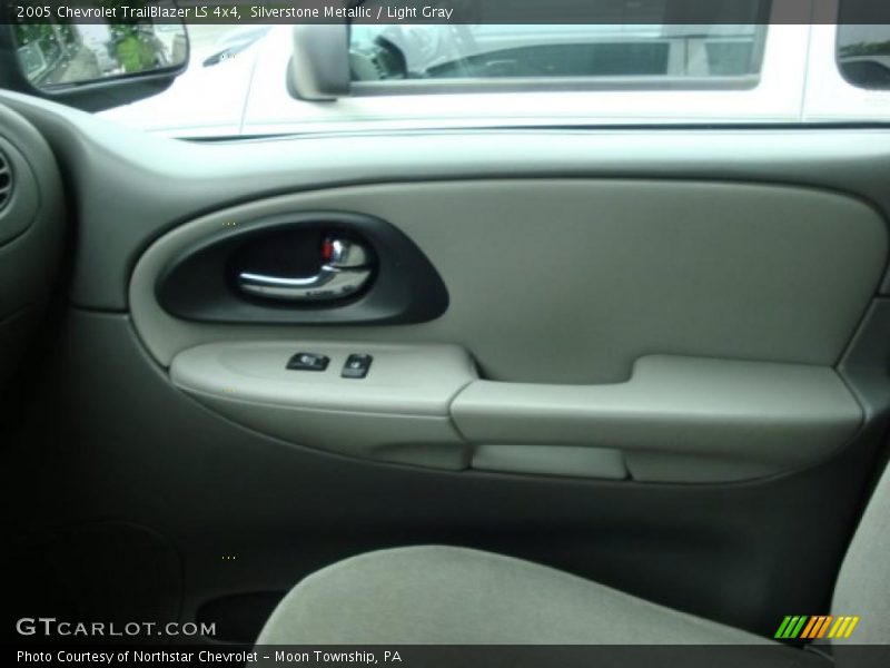 Silverstone Metallic / Light Gray 2005 Chevrolet TrailBlazer LS 4x4