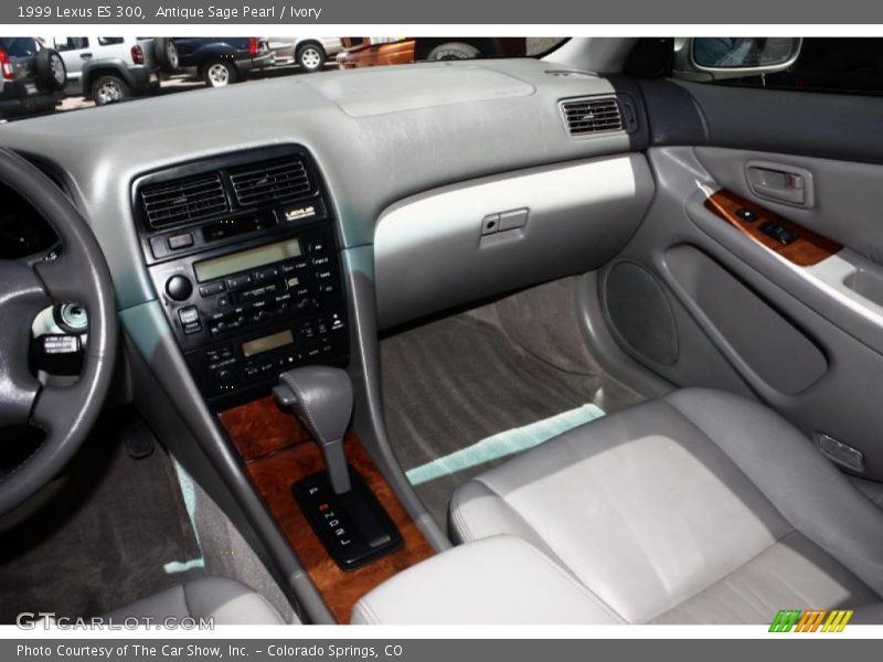 Antique Sage Pearl / Ivory 1999 Lexus ES 300