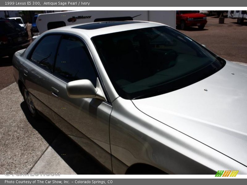 Antique Sage Pearl / Ivory 1999 Lexus ES 300