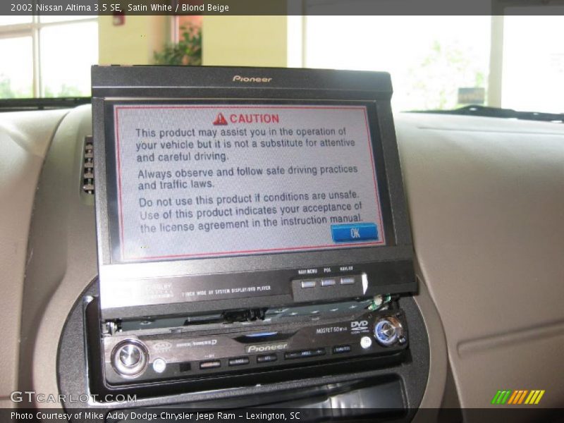 Satin White / Blond Beige 2002 Nissan Altima 3.5 SE
