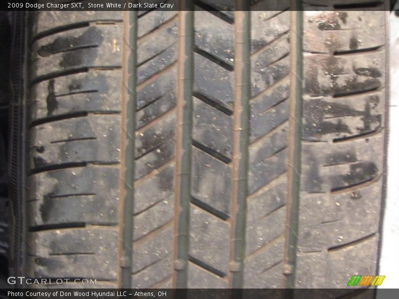 Stone White / Dark Slate Gray 2009 Dodge Charger SXT