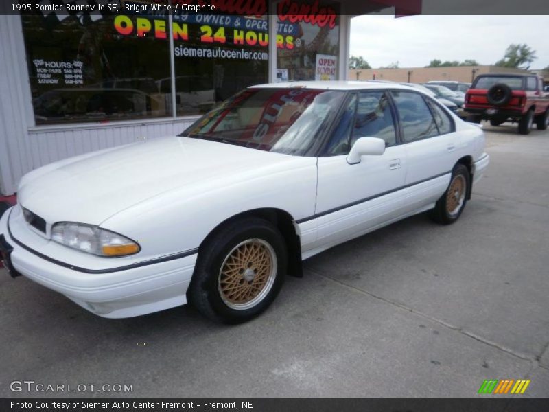 Bright White / Graphite 1995 Pontiac Bonneville SE