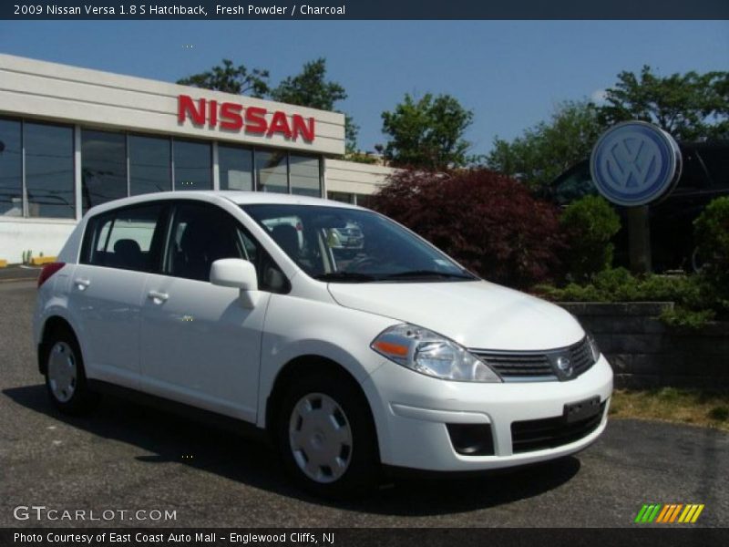 Fresh Powder / Charcoal 2009 Nissan Versa 1.8 S Hatchback