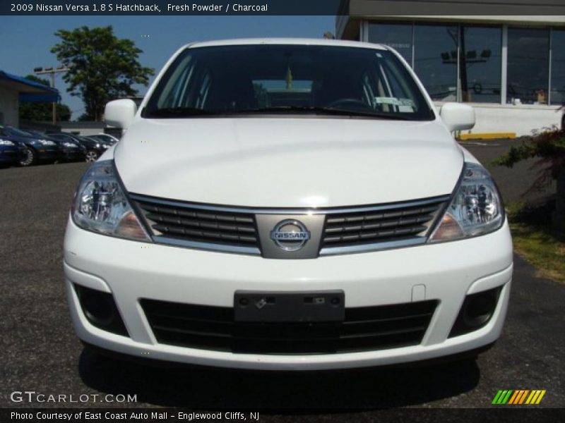 Fresh Powder / Charcoal 2009 Nissan Versa 1.8 S Hatchback