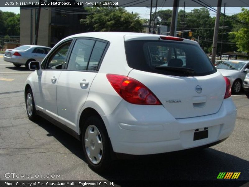 Fresh Powder / Charcoal 2009 Nissan Versa 1.8 S Hatchback