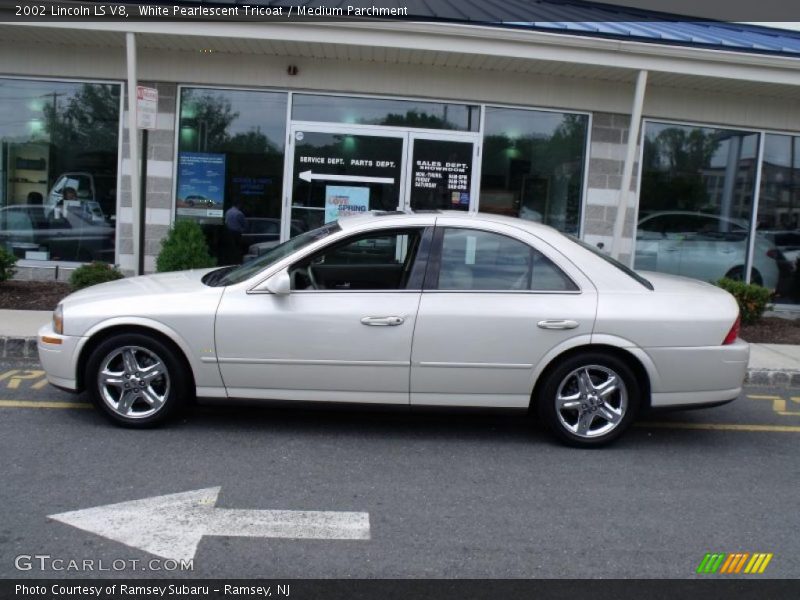 White Pearlescent Tricoat / Medium Parchment 2002 Lincoln LS V8