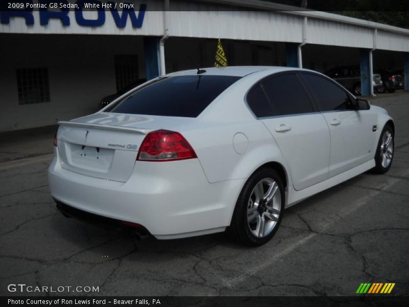 White Hot / Onyx 2009 Pontiac G8 Sedan