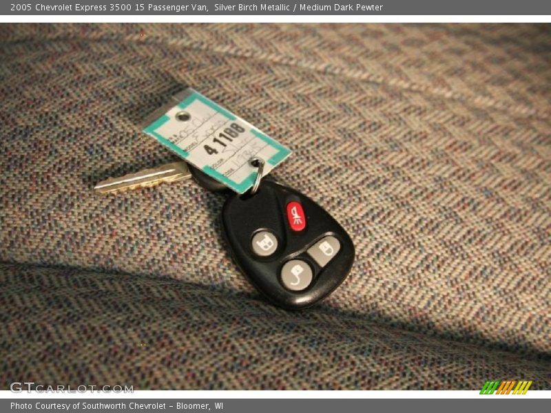 Silver Birch Metallic / Medium Dark Pewter 2005 Chevrolet Express 3500 15 Passenger Van