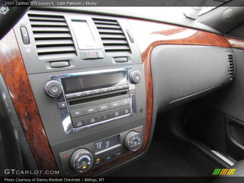 Light Platinum / Ebony 2007 Cadillac DTS Luxury II