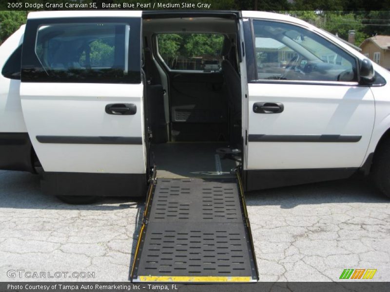 Butane Blue Pearl / Medium Slate Gray 2005 Dodge Grand Caravan SE