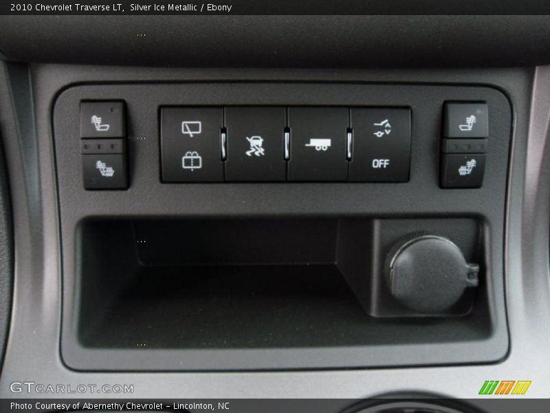 Silver Ice Metallic / Ebony 2010 Chevrolet Traverse LT