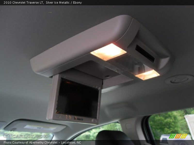 Silver Ice Metallic / Ebony 2010 Chevrolet Traverse LT