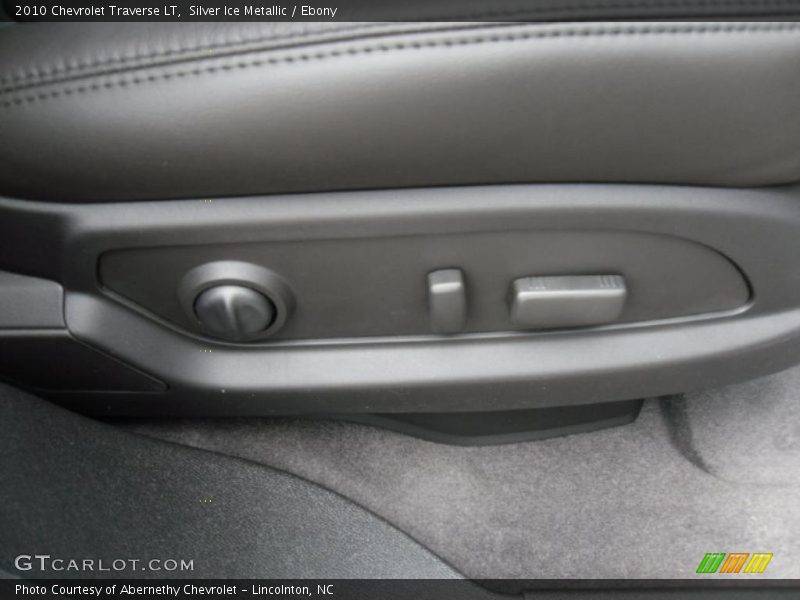 Silver Ice Metallic / Ebony 2010 Chevrolet Traverse LT