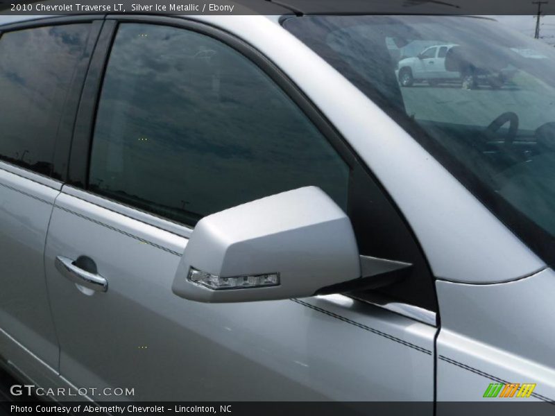 Silver Ice Metallic / Ebony 2010 Chevrolet Traverse LT