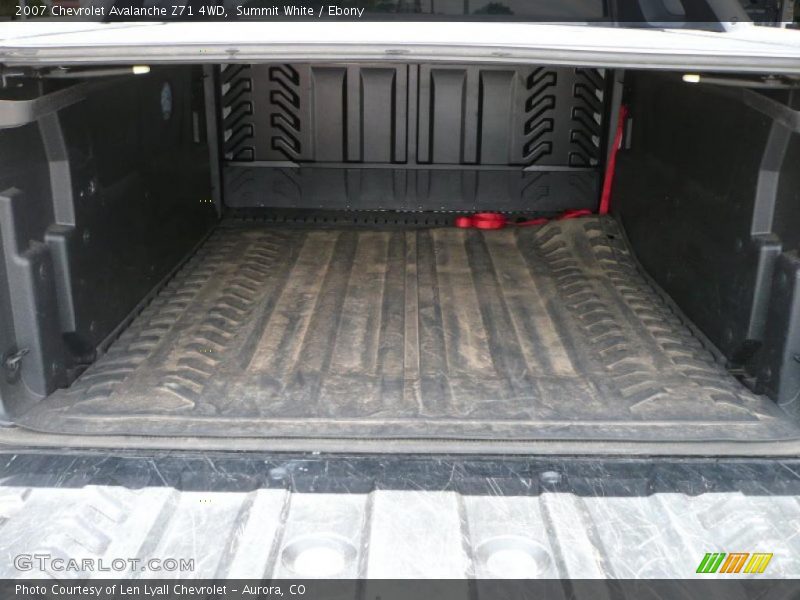 Summit White / Ebony 2007 Chevrolet Avalanche Z71 4WD