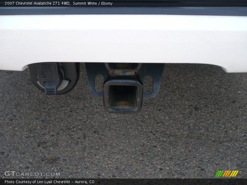 Summit White / Ebony 2007 Chevrolet Avalanche Z71 4WD