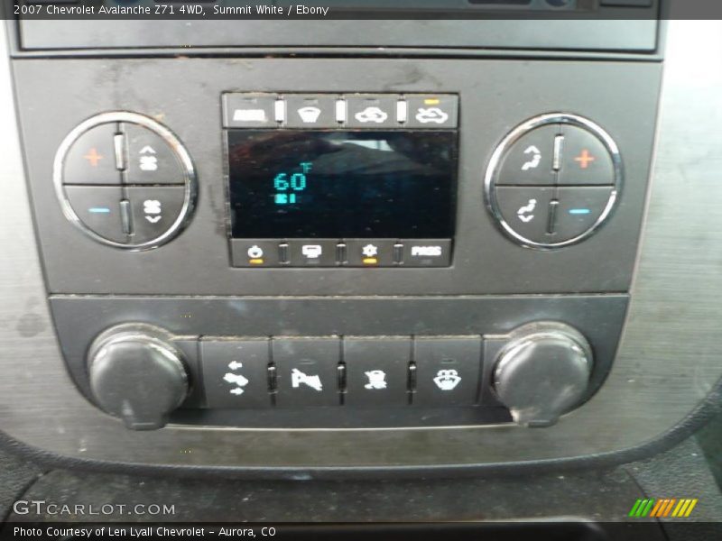 Summit White / Ebony 2007 Chevrolet Avalanche Z71 4WD