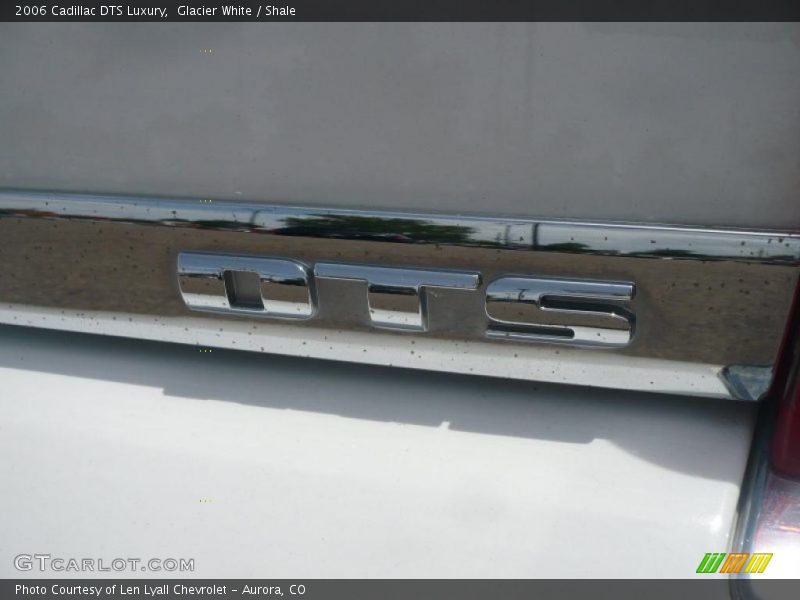 Glacier White / Shale 2006 Cadillac DTS Luxury