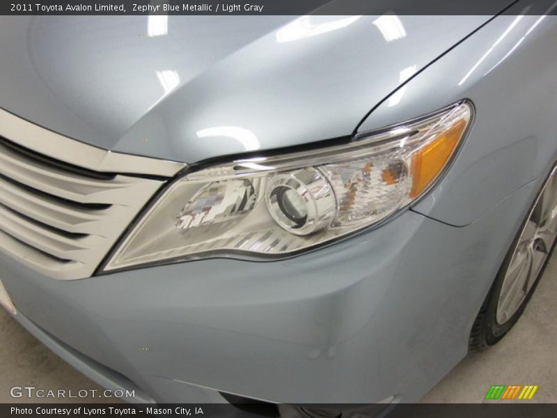 Zephyr Blue Metallic / Light Gray 2011 Toyota Avalon Limited