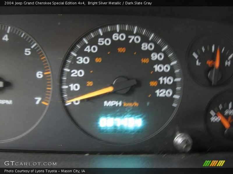 Bright Silver Metallic / Dark Slate Gray 2004 Jeep Grand Cherokee Special Edition 4x4