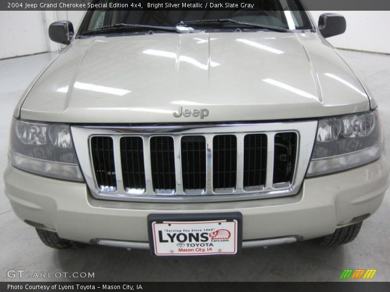 Bright Silver Metallic / Dark Slate Gray 2004 Jeep Grand Cherokee Special Edition 4x4