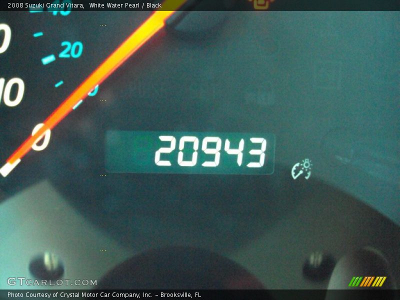 White Water Pearl / Black 2008 Suzuki Grand Vitara