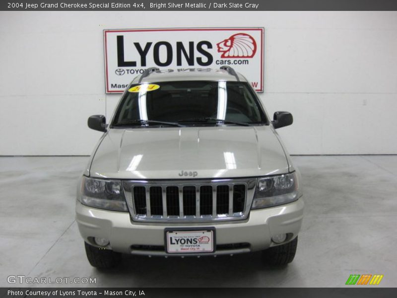 Bright Silver Metallic / Dark Slate Gray 2004 Jeep Grand Cherokee Special Edition 4x4