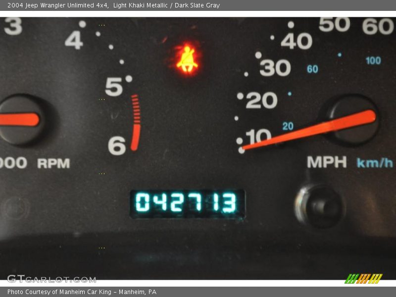 Light Khaki Metallic / Dark Slate Gray 2004 Jeep Wrangler Unlimited 4x4
