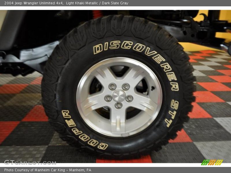 Light Khaki Metallic / Dark Slate Gray 2004 Jeep Wrangler Unlimited 4x4