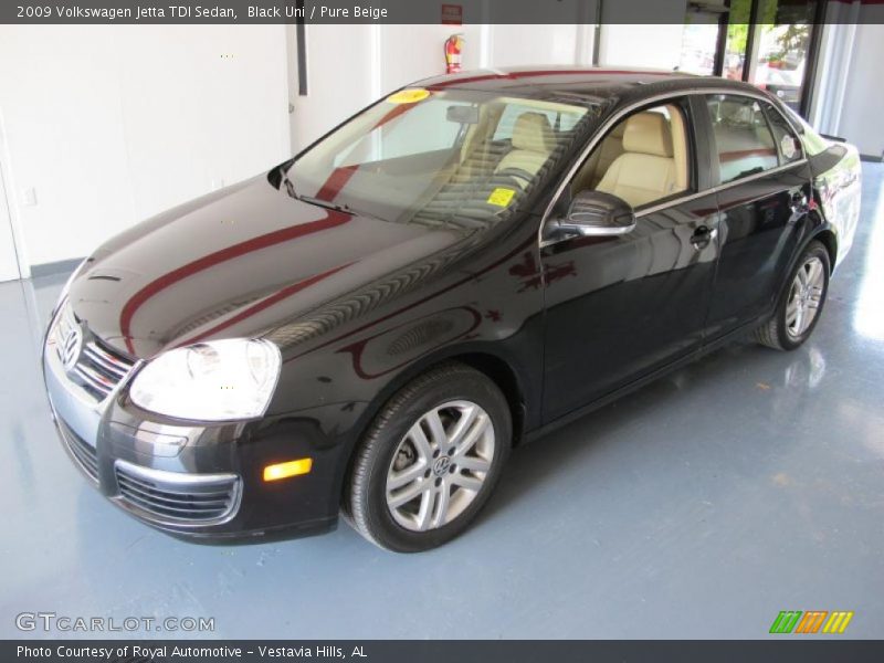 Black Uni / Pure Beige 2009 Volkswagen Jetta TDI Sedan