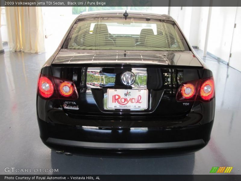 Black Uni / Pure Beige 2009 Volkswagen Jetta TDI Sedan