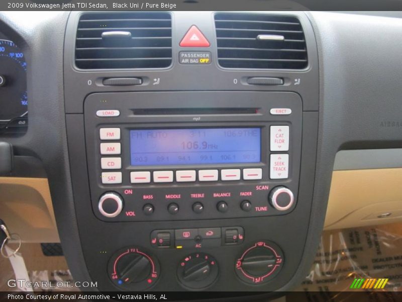 Black Uni / Pure Beige 2009 Volkswagen Jetta TDI Sedan