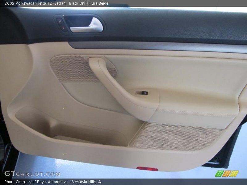 Black Uni / Pure Beige 2009 Volkswagen Jetta TDI Sedan