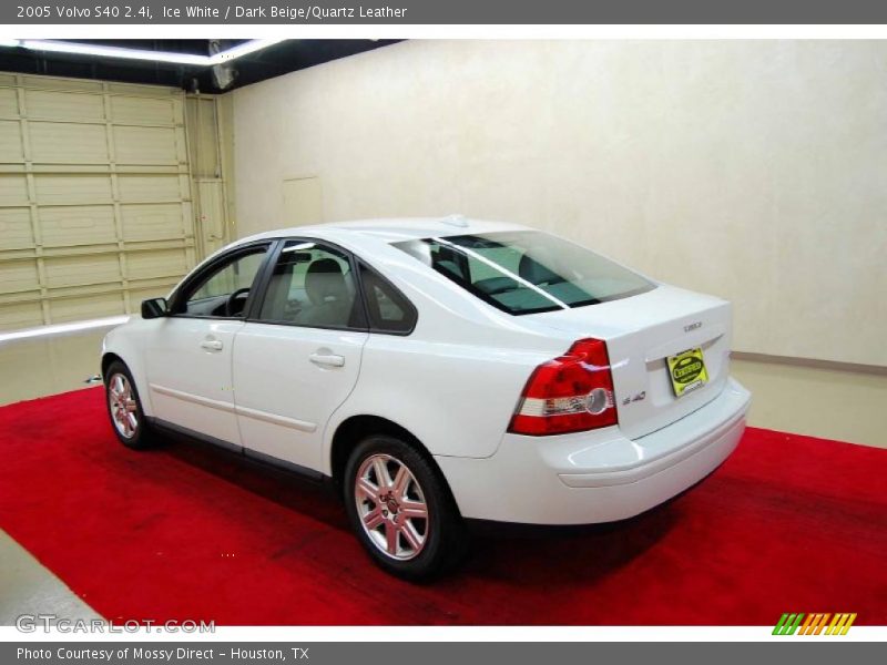 Ice White / Dark Beige/Quartz Leather 2005 Volvo S40 2.4i