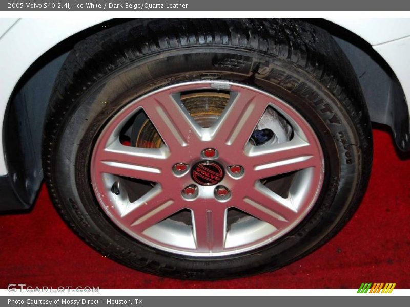 Ice White / Dark Beige/Quartz Leather 2005 Volvo S40 2.4i