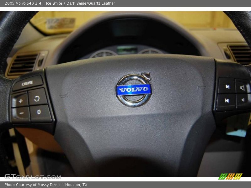 Ice White / Dark Beige/Quartz Leather 2005 Volvo S40 2.4i