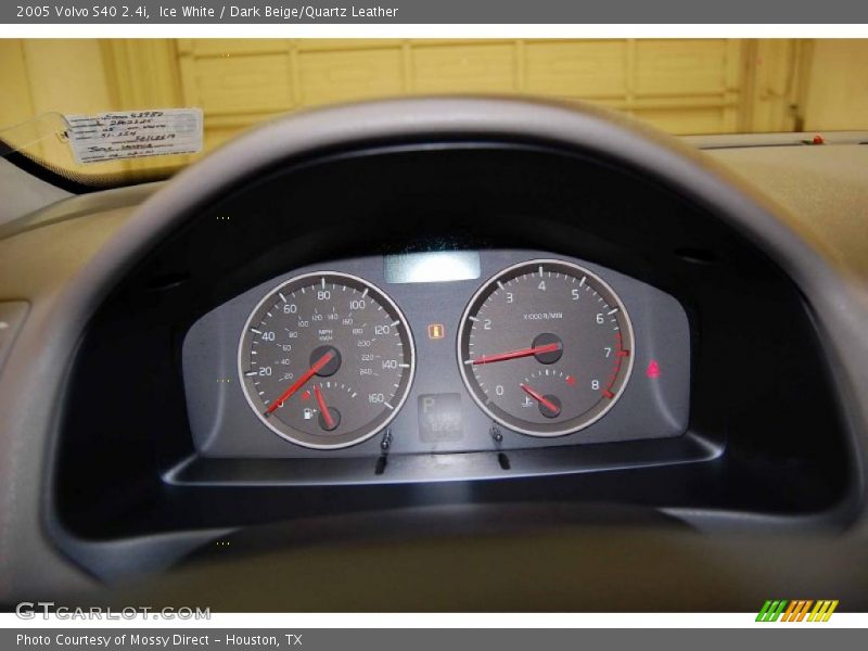 Ice White / Dark Beige/Quartz Leather 2005 Volvo S40 2.4i