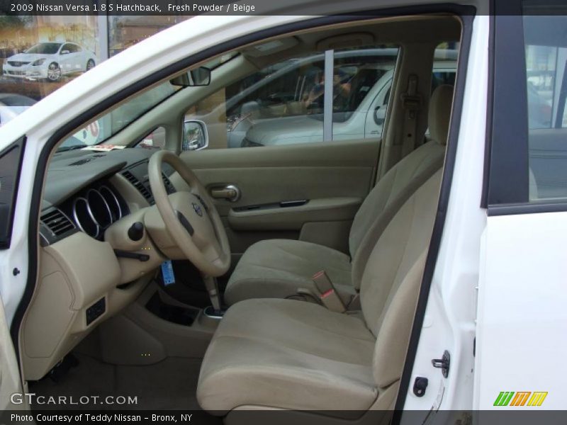 Fresh Powder / Beige 2009 Nissan Versa 1.8 S Hatchback