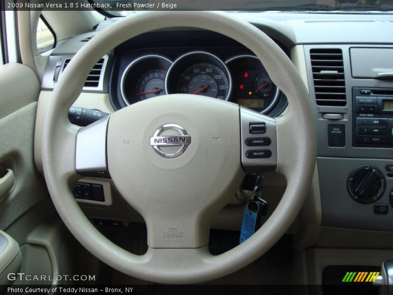 Fresh Powder / Beige 2009 Nissan Versa 1.8 S Hatchback