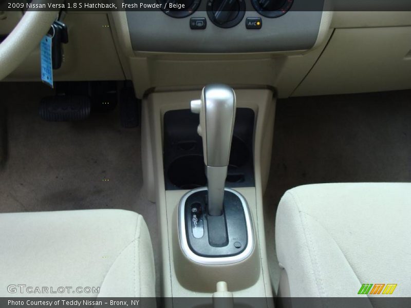 Fresh Powder / Beige 2009 Nissan Versa 1.8 S Hatchback