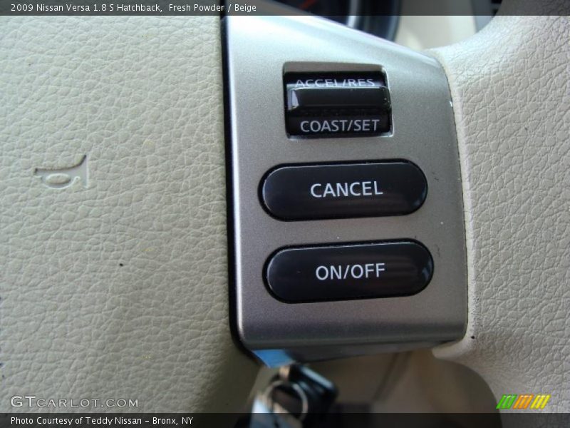 Fresh Powder / Beige 2009 Nissan Versa 1.8 S Hatchback