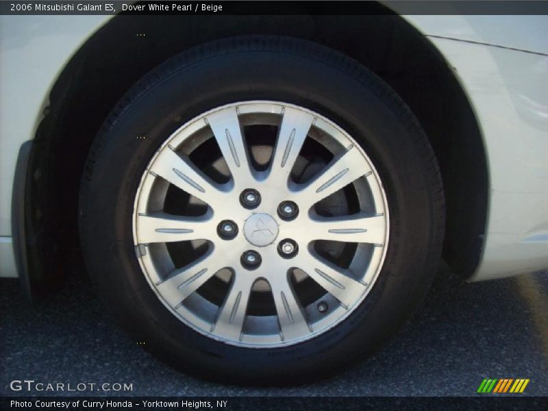 Dover White Pearl / Beige 2006 Mitsubishi Galant ES